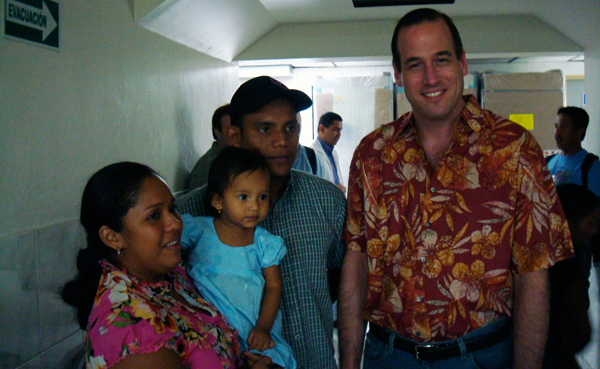 Dr.-Ciccolo-and-a-Family-from-Panama-2014